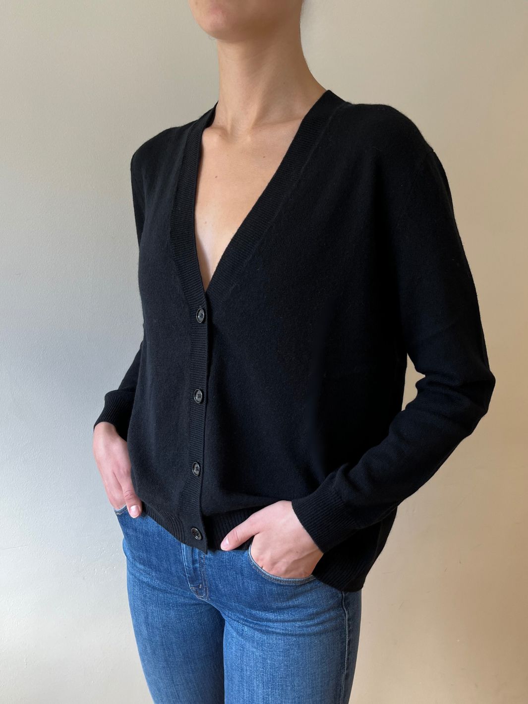 Allude Knit Cardigan | V-Cardigan Black