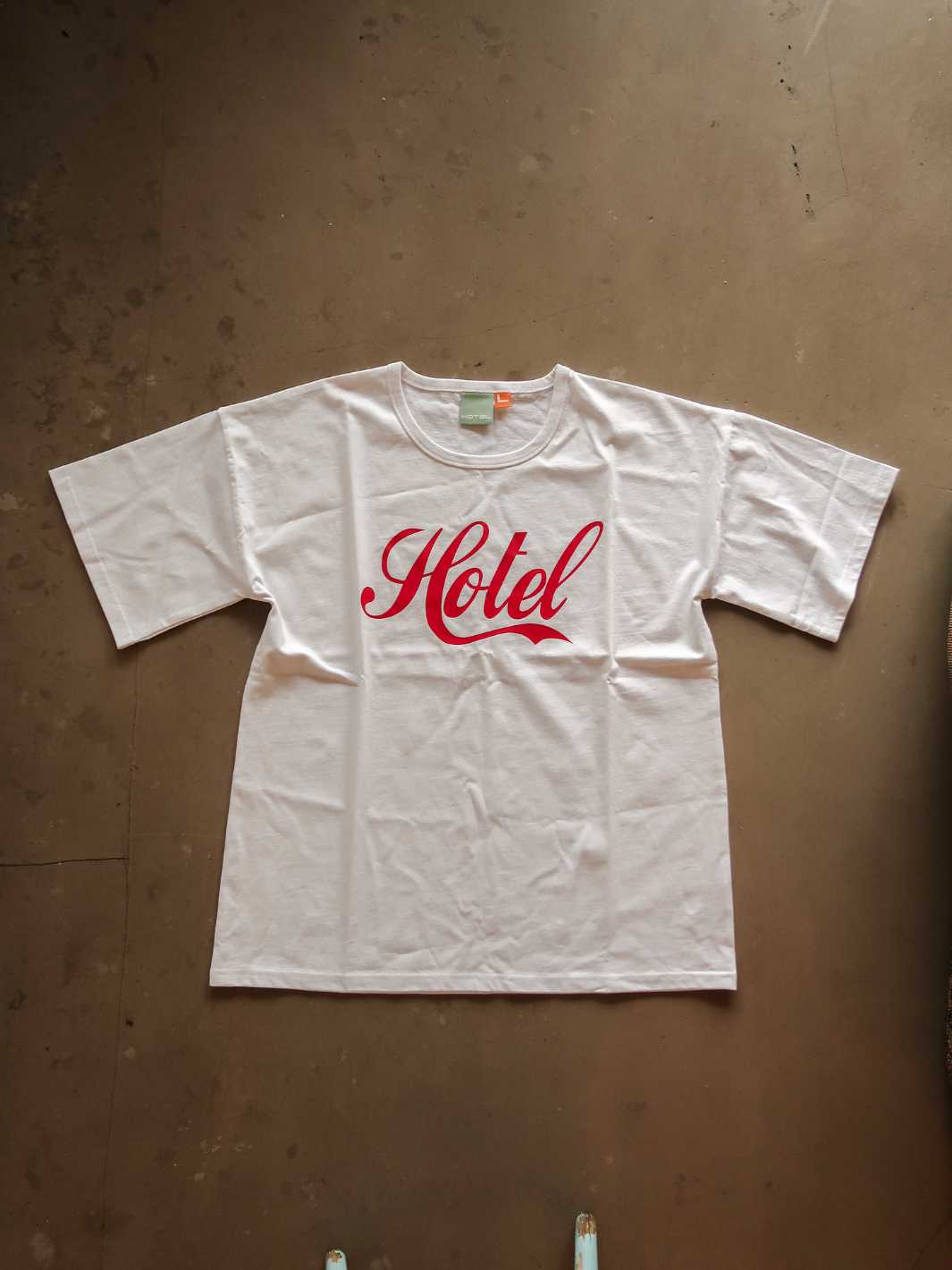 Hotel Tees & Longsleeves T-Skjorte | Script Tee White